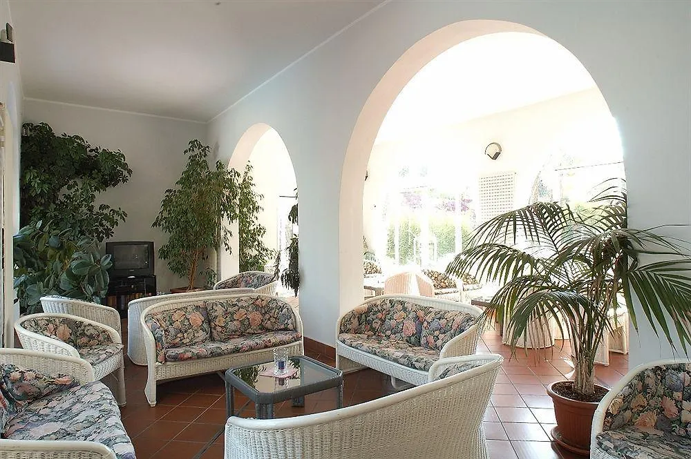 Hotel Riviera 3 Stelle Con Piscina Estiva Gratuita E Garage A Pagamento Spotorno 3*,