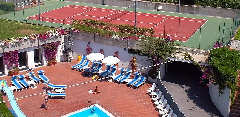 Hotel Riviera 3 Stelle Con Piscina Estiva Gratuita E Garage A Pagamento سبوتورنو 3*,  إيطاليا